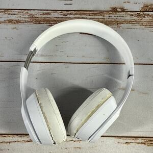 Beats Solo3 Wireless Over-Ear Bluetooth Headphones White A1796